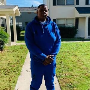 Meet your Posher, Dee